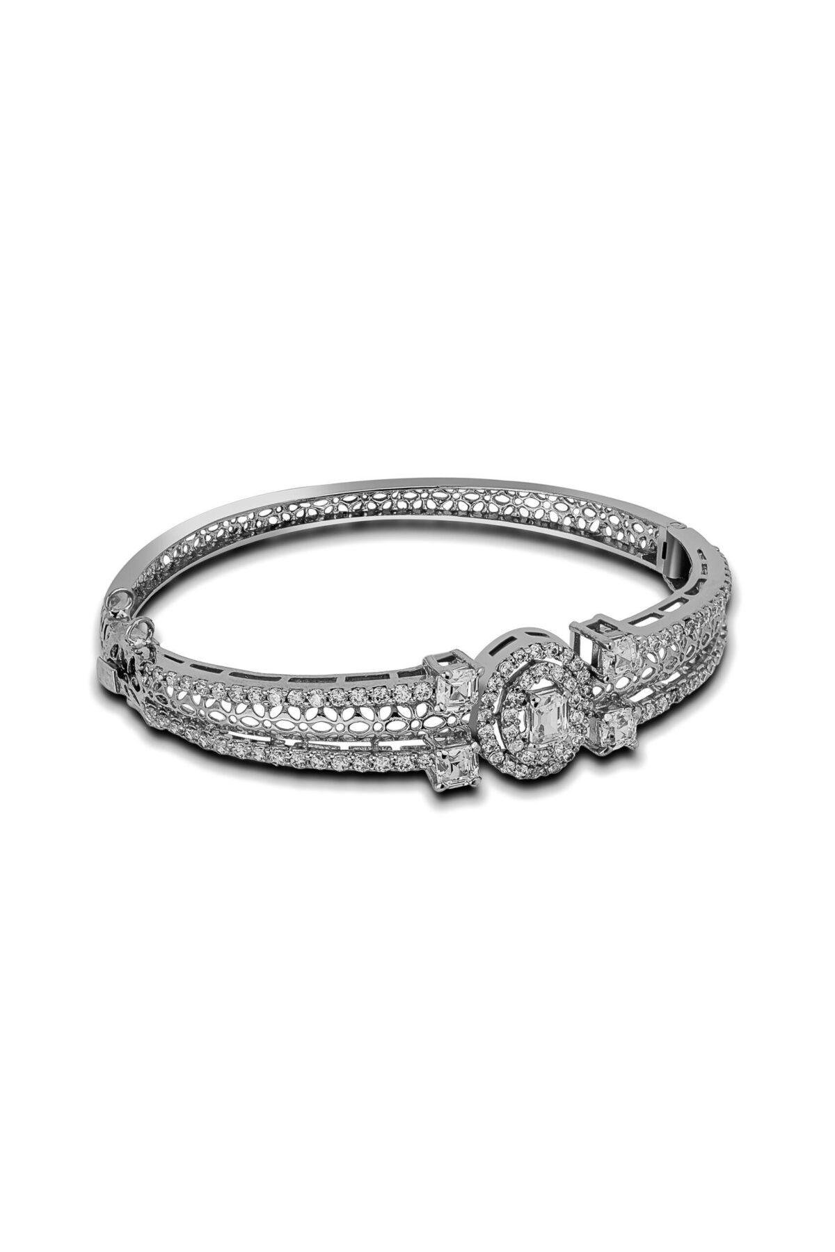 Noufera’s Luxe Halo Bracelet with 925 sterling silver that blend shine