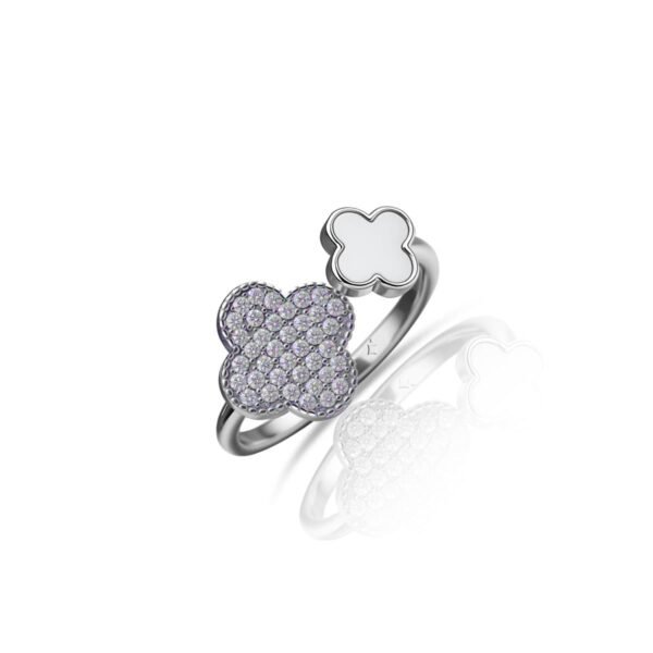 Clover Pavé Silver Ring